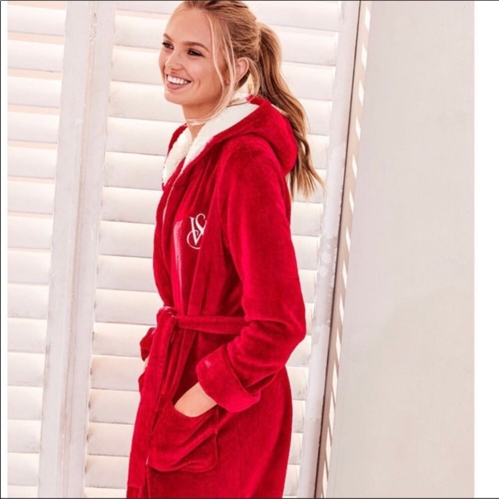Victoria’s Secret hooded robe size medium